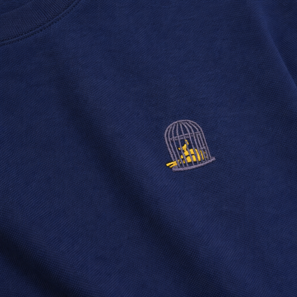 sauce-brown-navy-tshirt-logo-detail